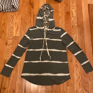 Lightweight hoodie with leopard detail size small